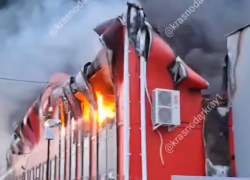 Сгорел полностью, люди в шоке: в Краснодаре будут расследовать крупный пожар в "Светофоре"