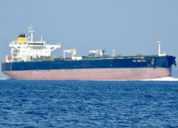 Нефтеналивной танкер столкнулся с причалом в новороссийском порту. Пострадали оба