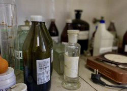 Житель Новороссийска хранил в кармане неправильные новогодние подарки