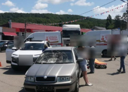 Автоледи наехала на пешеходов: мужчина не выжил