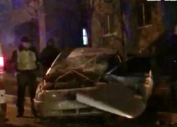 В центре Новороссийска автомобиль раскурочило от столкновения