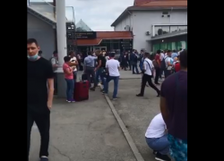 Задержали 6 рейсов, эвакуировали более 500 человек: что произошло в аэропорту Краснодара