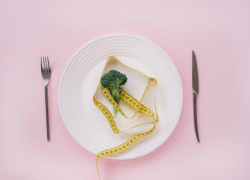 Худшие диеты для организма назвали диетологи