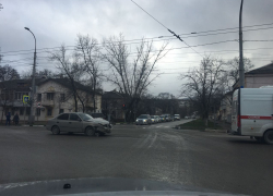 G-Wagen разнес переднюю часть Лады в Новороссийске