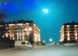 Огненный шар пролетел над Новороссийском: у Черноморского побережья разрушился метеорит