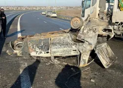 Клуб любителей летней резины собрал на трассе ДТП из десятка машин