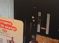 По подозрению в краже из магазина в Новороссийске разыскивается мужчина