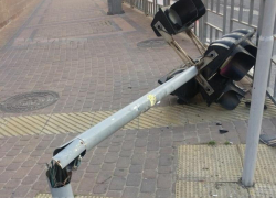 Один из светофоров Новороссийска устал светить