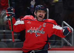 Хоккеист Овечкин побил рекорд, забив 900-ю шайбу