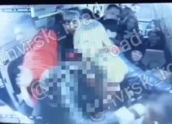 "Налетел с кулаками": новороссиец избил подростка в маршрутке 