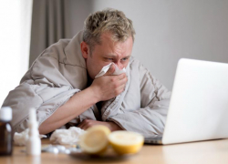 Работодателям может дорого обойтись трудящийся во время больничного сотрудник