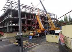 Мэр Новороссийска отменил решение по перекрытию улицы Кутузовкая из-за ЧП на стройке