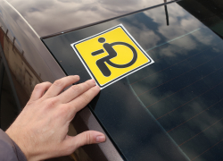 За незаконное использование знака «Инвалид» новороссийских водителей могут лишить прав