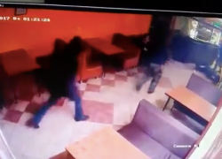 Из автомата Калашникова расстреляли  трех человек в поселковом кафе