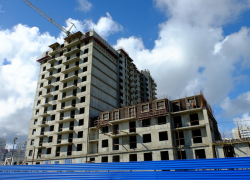 Как манны небесной ждут сегодня заместителя губернатора и дольщики, и власти Новороссийска