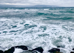 Усиление ветра, гроза и ливень: Новороссийск может попасть под шторм  