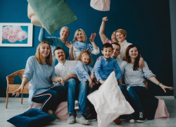 Чем больше детей, тем раньше на пенсию: в России депутаты предложили снизить пенсионный возраст родителей за каждого ребенка