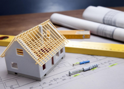 Таможенник из Новороссийска заставил своего работника строить ему дом