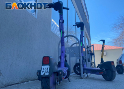 Электросамокаты и штрафы до 100 тысяч: в Новороссийске начали рисовать разметку для парковки СИМ