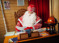 Деда Мороза нет? Священнослужитель против психолога