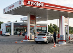 Жители Краснодарского края платят за бензин больше всех в стране