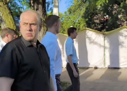 Глава Новороссийска против палаток на Парковой аллее