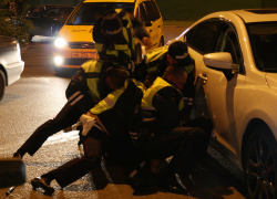 Мужчина пытался съесть подозрительный сверток на посту ДПС в Геленджике