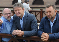 Мантуров готовит конкурента Ткачеву и порту Новороссийска, - такие слухи ходят в деловых кругах 