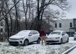 «Дети ждали автобус 3 часа»: новороссийцы жалуются на состояние города в снежную погоду