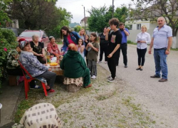 «Корону на голове он не носит»: новороссийцы высказались о работнике администрации Приморского района