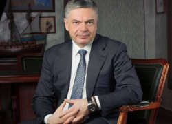 Новороссийский бизнесмен Сергей Шишкарев принимает поздравления