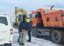«Свалка как новогодняя ёлка!» - мусорный полигон в Новороссийске продолжает тлеть 