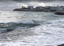 Погода в Новороссийске: ветрище и "минус" по ощущениям 