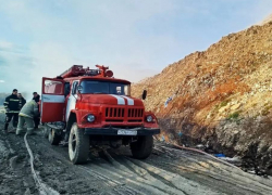 На свалке в Новороссийске ничего не меняется: мусор дымит, а площадь тления прежняя 