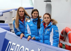 «Деловые» буксиры покрестили три гандболистки в Новороссийске