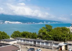 Пережила перестройку и атаку ВСУ: гостиница "Новороссийск" отмечает 42-й день рождения