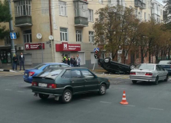 «Лада» зрелищно перевернула американца в центре Новороссийска