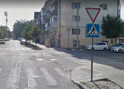 Новороссиец нашёл знаки дорожного движения, противоречащие ПДД и здравому смыслу