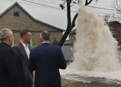 Затоплены дворы, поврежден автомобиль: кто заплатит новороссийцам за поврежденное в результате порыва имущество