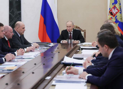 Путин объявил о повышении пенсий и зарплат бюджетников