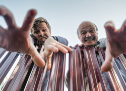 Родителям Новороссийска не хватает дисциплины — пугают, не дают пройти, чуть не давят