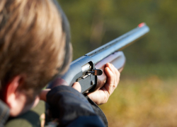 Жестокая охота: мужчина выстрелил в своего приятеля под Новороссийском 