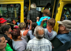 "100 человек на Шесхарис": новороссийцам не хватает троллейбусов и маршруток 