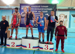 Новороссийские спортсмены привезли с турнира по вольной борьбе серебро и бронзу