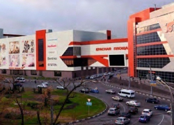 Ударил по лицу и хватал за волосы — ЧП в «Красной площади»