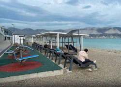 Загорать в пуховике: новороссийцы могут посетить зимние пляжи