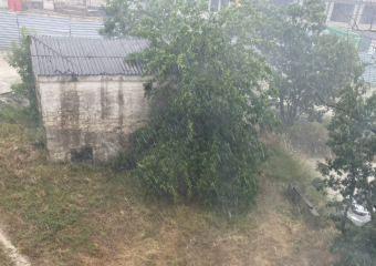 Зарядил - так зарядил! В Новороссийске грохот, вой сигнализаций и потоп