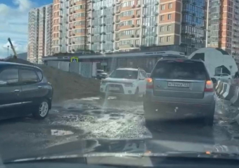 И это грейдирование? Развязка в Южном районе заставляет тонуть в грязи 