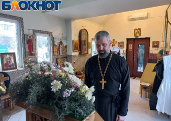 Отец Роман Хотков поздравил новороссийцев со Светлой Пасхой