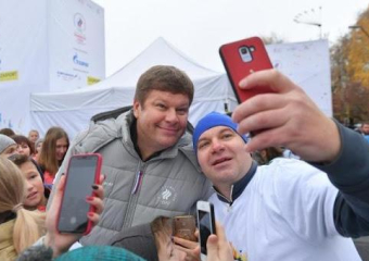 Прогуляться по набережной с известным телеведущим: в Новороссийске пройдет "Всероссийский день ходьбы"